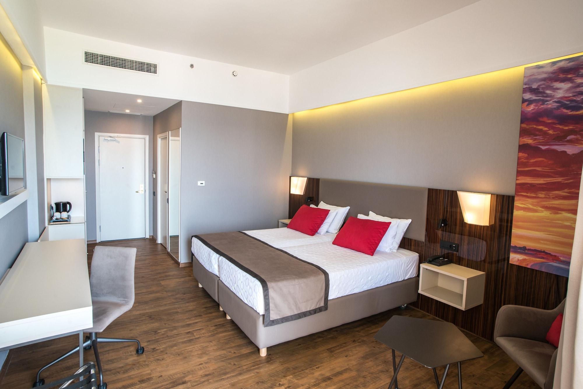 Hotel Ramada Plaza By Wyndham Thraki 5*